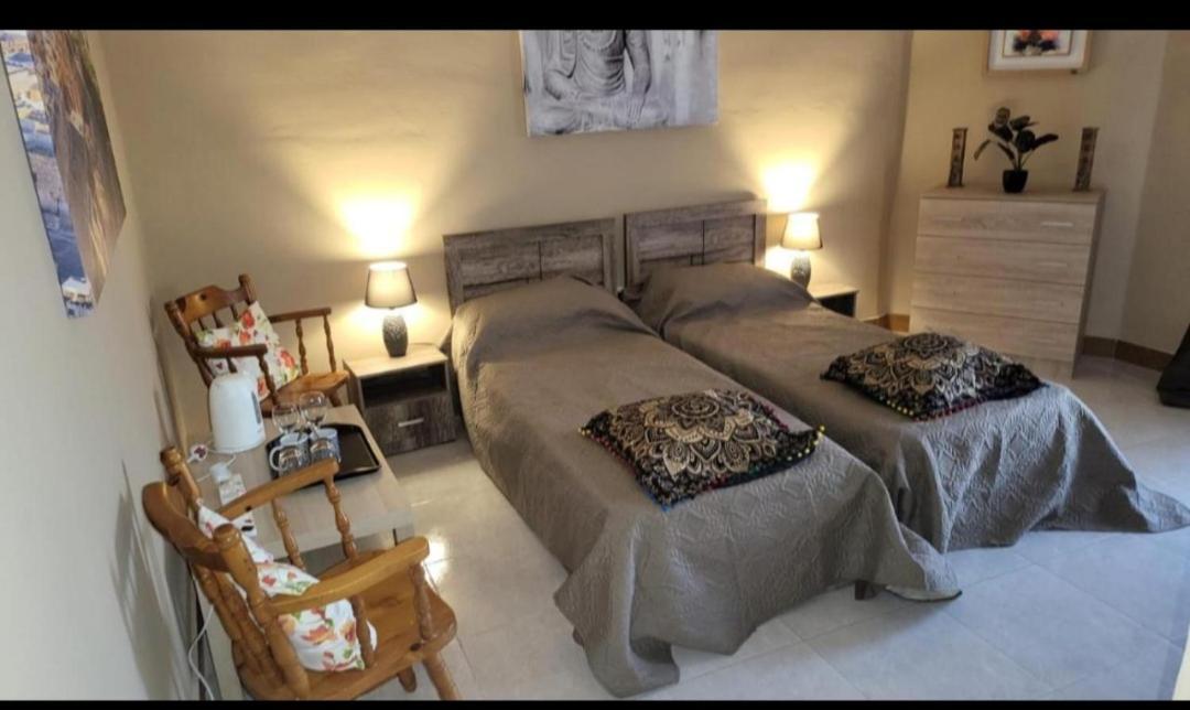 Lotus Guest House Malta Gzira Bagian luar foto