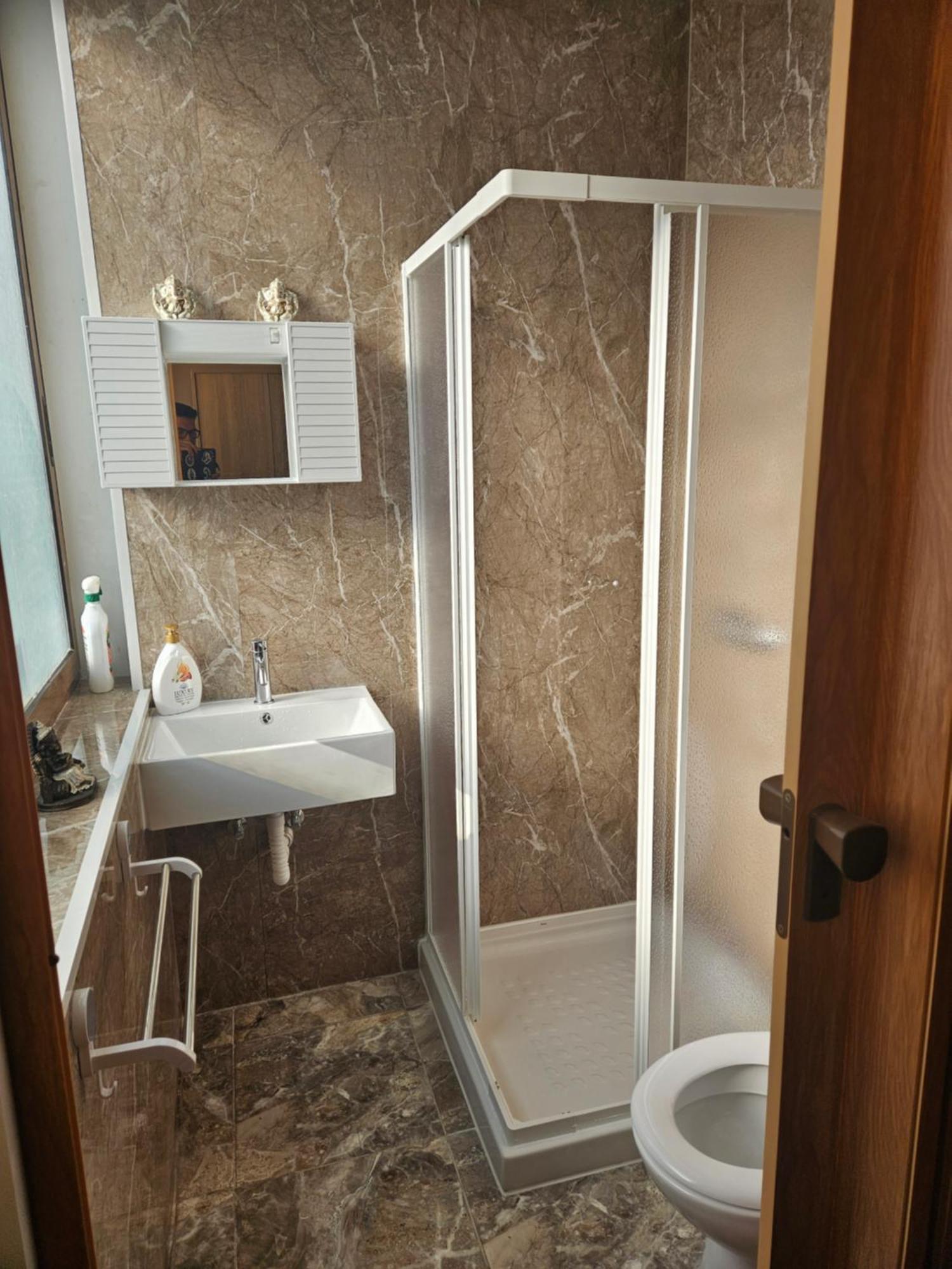 Lotus Guest House Malta Gzira Bagian luar foto